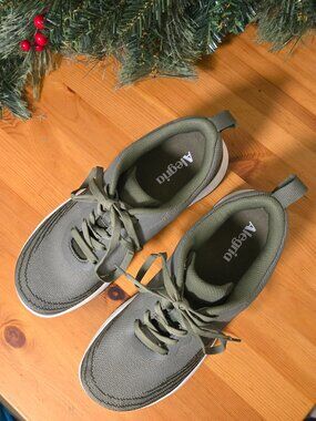 Alegria IN8 Sneakers like new with box